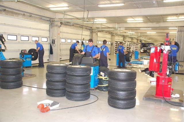 GOODYEAR SUV Tires Tire Service Portimao May 2012