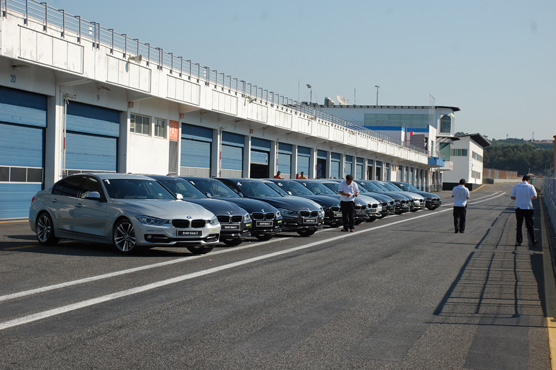 Successful videotaping of Estoril BMW Driving Experience participants.