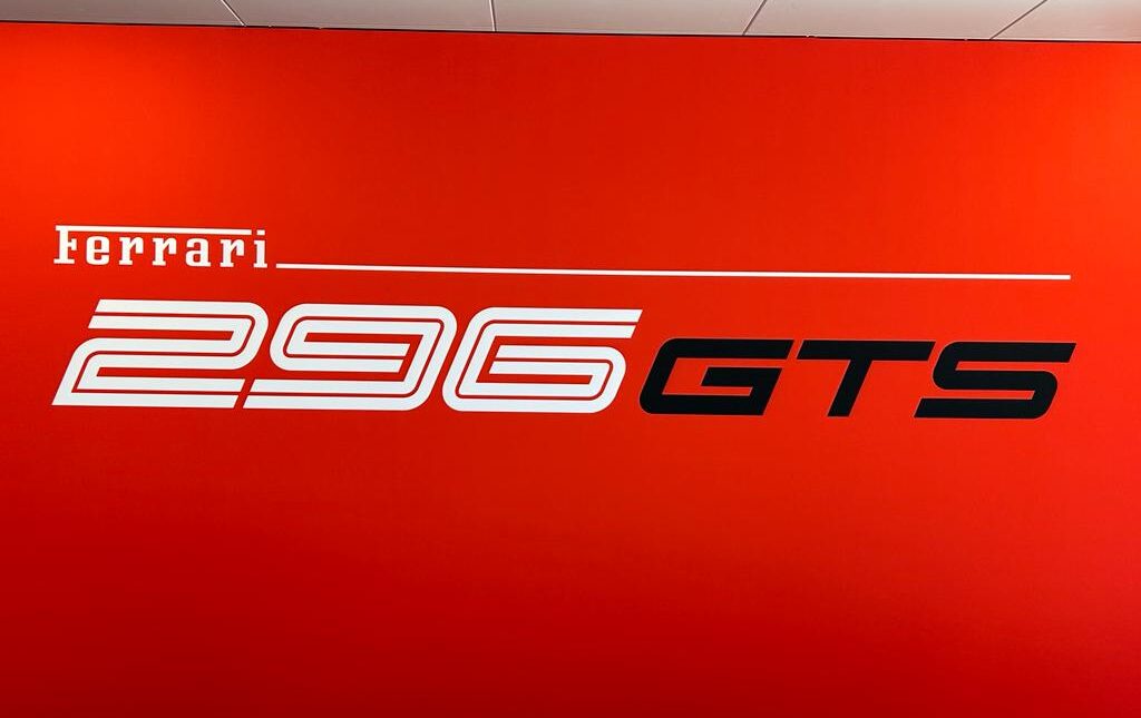 Servicio para presentación Ferrari 296 GT
